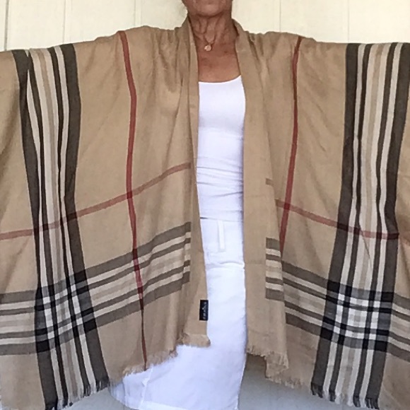 FRAAS TARTAN PLAID BLANKET WRAP NWT - Picture 7 of 13